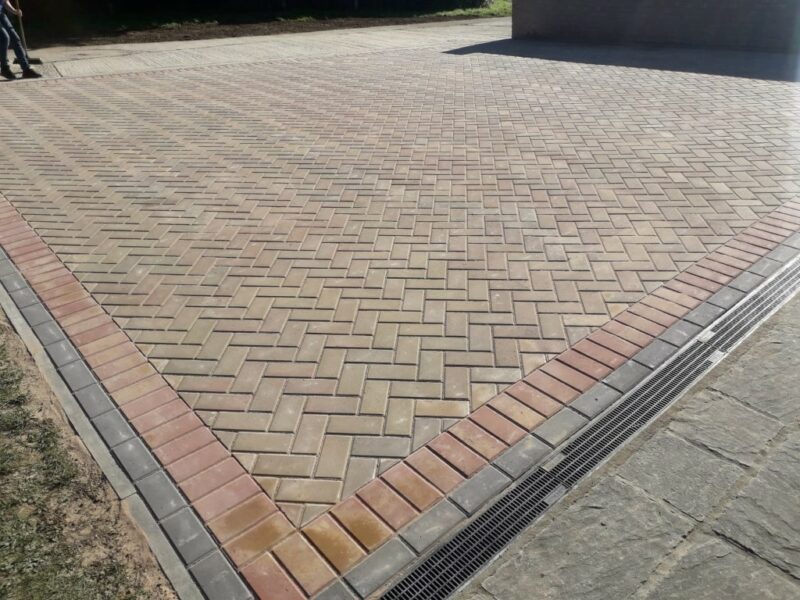 Driveway Installers (1) Driveway Installers (1)